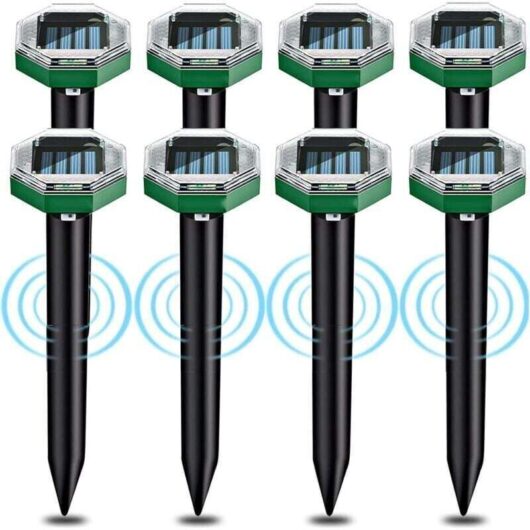Solar Ultrasonic Mole Repellent 8 Pieces, Solar Ultrasonic Mole Repellent with IP65 Waterproof, Usable in Gardens, Terraces and Lawns to Repel Moles.